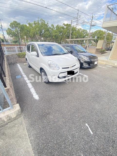 レオパレス武庫南の駐車場|駐車場完備です