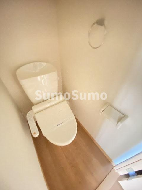 レオパレス武庫南のトイレ|落ち着いた色調のトイレです