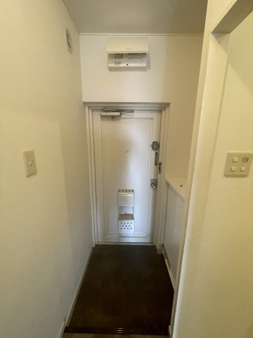 ワコーハイツ西神戸の玄関