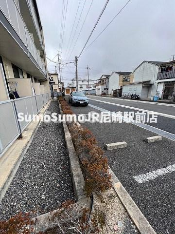 レオパレスパレス猪名寺Ⅲの駐車場|駐車場があります