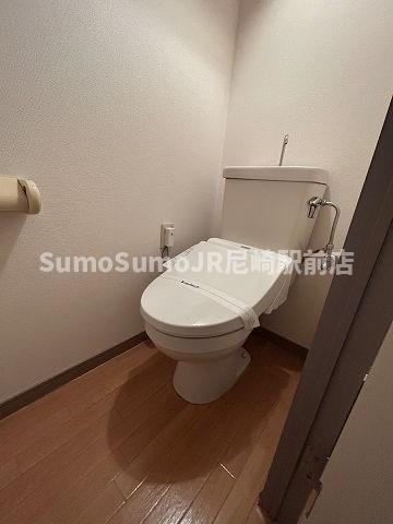 レオパレスTSUKIJIのトイレ|清潔感のあるトイレです