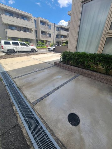 リュネ甲子園の駐車場