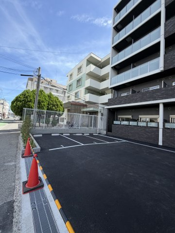 アドバンス神戸マリスⅠの駐車場