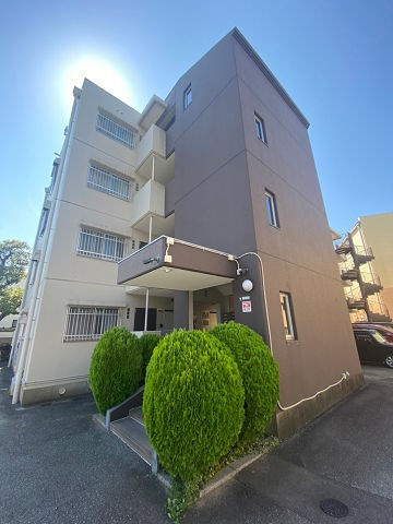 タカソウハイツ河原の外観