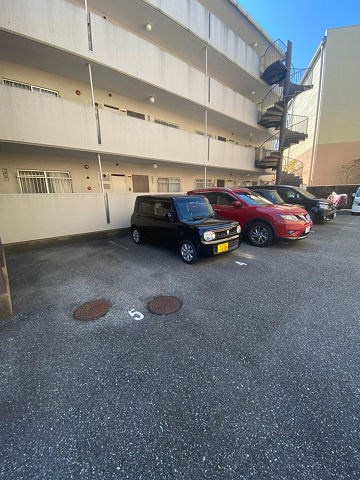 タカソウハイツ河原の駐車場