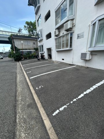芦屋レジデンスの駐車場