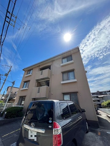 ブランユーカリB棟の外観