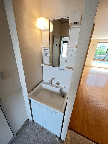 ブランユーカリB棟の洗面所