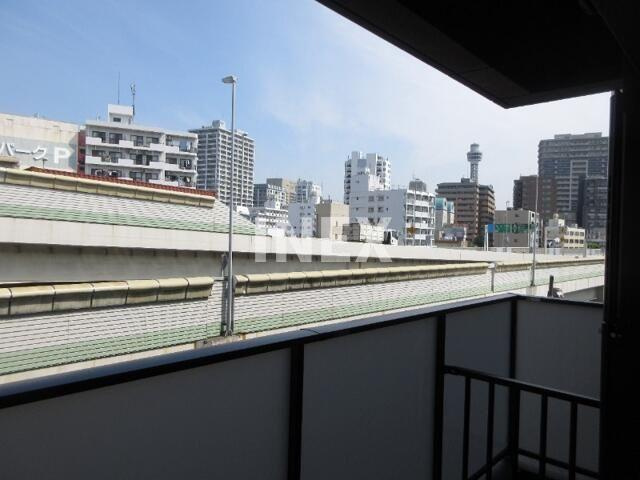 横浜市中区元町３丁目の賃貸マンションのバルコニー