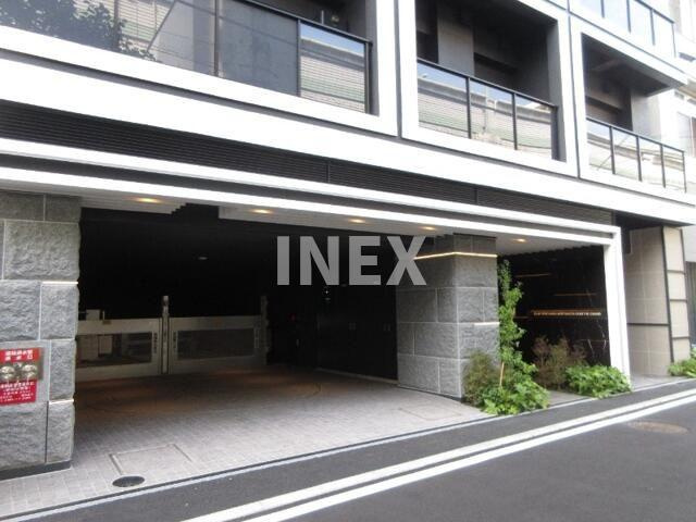 横浜市中区元町３丁目の賃貸マンションのエントランス