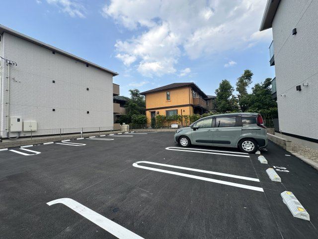 ＧＲＡＮＤ　Ｄ－ＲＯＯＭ浄水　S棟の駐車場