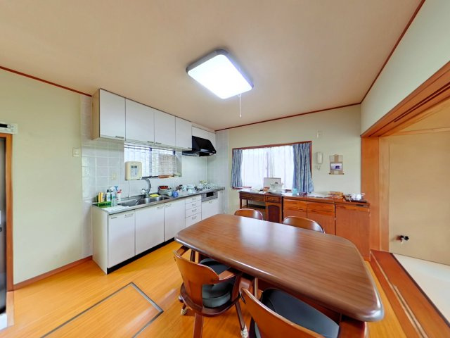 岡山市南区芳泉四丁目　一戸建のダイニング|明るく清潔感のある、使いやすいダイニングキッチンです。