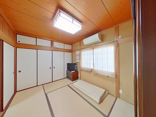 岡山市南区芳泉四丁目　一戸建の和室|収納がしっかりある、使い勝手のよい和室です。明るさもあり、ほっとくつろげる雰囲気が魅力です。