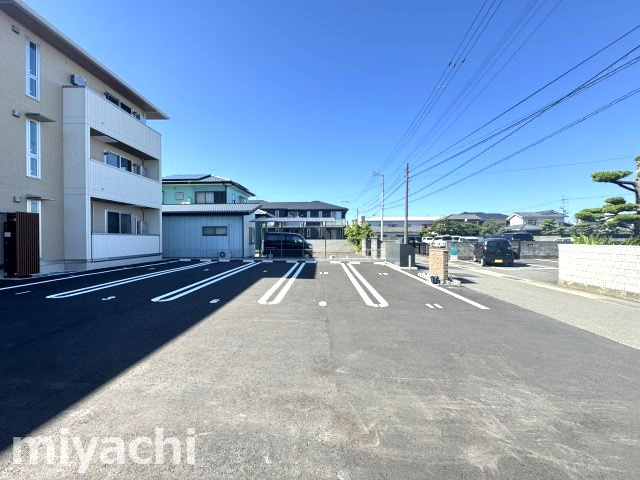 アーネスト安宅の駐車場