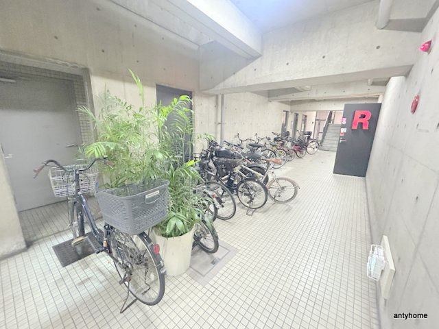 グランドメゾン西心斎橋　仲介手数料無料の駐車場