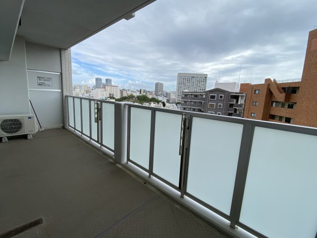 プレサンスロジェ松尾レーヴタワーのバルコニー
