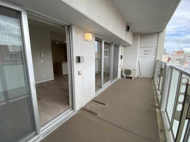 プレサンスロジェ松尾レーヴタワーのバルコニー