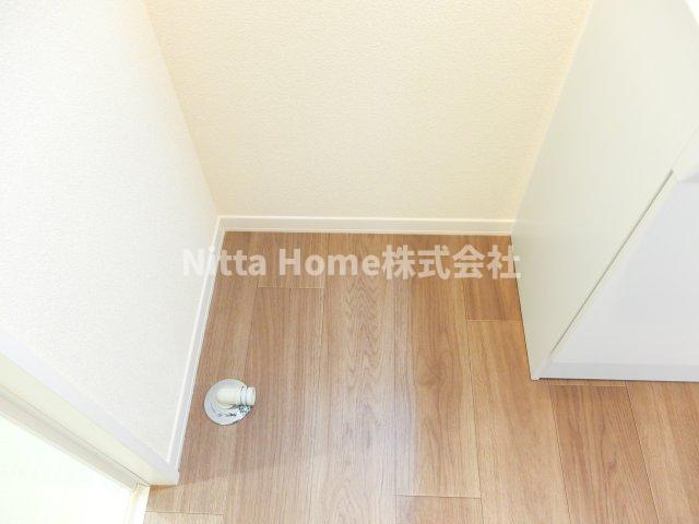 丹波市氷上町本郷のアパートの設備|室内洗濯機置き場です＊