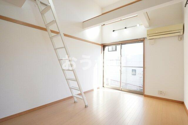ｃｏｍｆｏｒｔ岸谷の居間・リビング