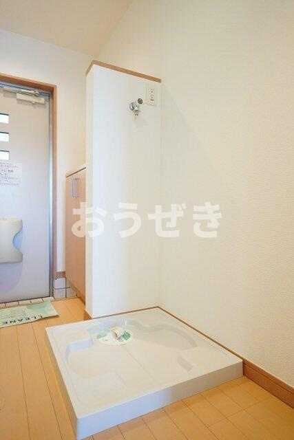 ｃｏｍｆｏｒｔ岸谷の和室|室内洗濯機置場