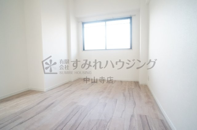 グランドール（安倉中４丁目）の洋室|参考、同建物・反転間取りの号室