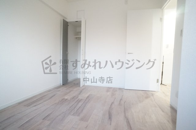 グランドール（安倉中４丁目）の洋室|参考、同建物・反転間取りの号室