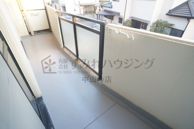 グランドール（安倉中４丁目）のバルコニー|参考、同建物・反転間取りの号室