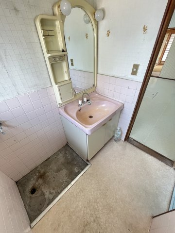 中古住宅　黒野南3丁目の独立洗面台
