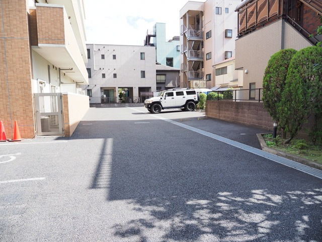 プラムハイツコパンの駐車場|敷地内駐車場