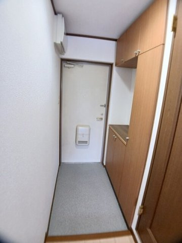 ラフィネタウン丸山東の玄関
