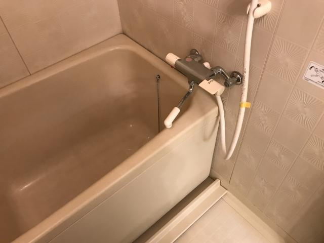 ゴールデンドーンの浴室|サーモ付き水栓