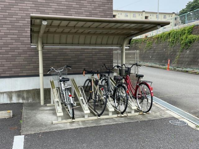 レオネクスト三愛のその他共用部分|角部屋は小窓が付いております。