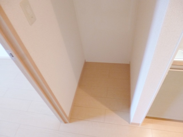 Ｃｉｐｒｅｓｓｏのキッチン|冷蔵庫置き場です