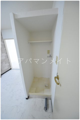 【設備】 | コーポSKY | 室内洗濯機置場になります
