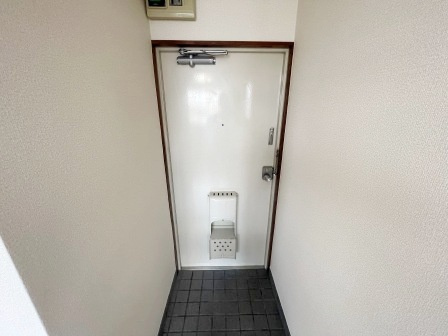 MOAビルの玄関