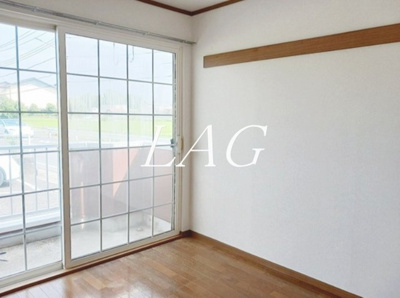 【居間・リビング】 | シャン・ド・フルール | 洋室のお部屋です。