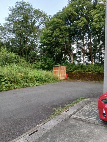 みどりが丘1丁目　中古戸建の前面道路含む現地写真