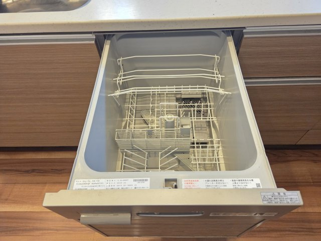 みどりが丘1丁目　中古戸建のその他|食器洗浄機で片付けも楽々。