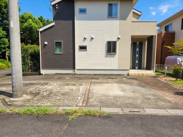 みどりが丘1丁目　中古戸建の駐車場