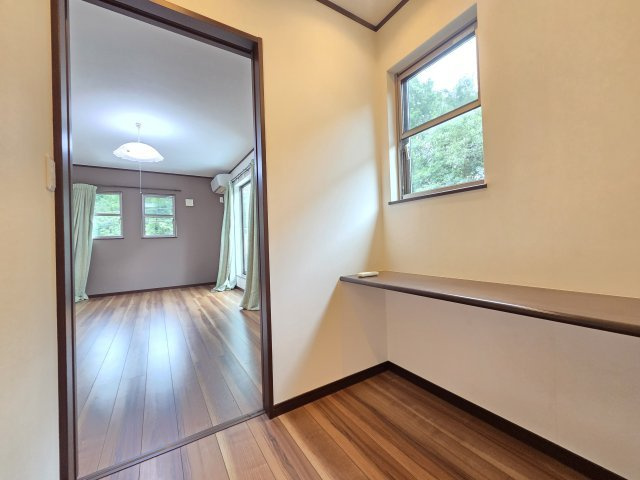 みどりが丘1丁目　中古戸建のその他|主寝室の横にある書斎です。リモートワークにも最適です。