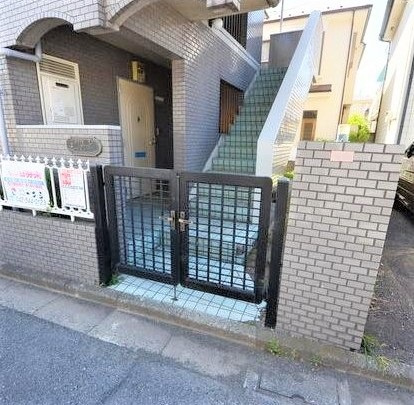 コアクレスト立川のエントランス