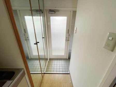エルミ千駄木の玄関|※別部屋写真