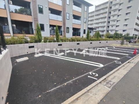 【駐車場】 | ウッドヴィラ西馬込 | 駐車場があるので、車を買う予定の方も安心です
