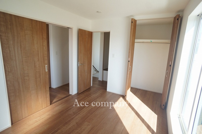 【子供部屋】 | 八尾市永畑町2丁目 | 【3階：洋室6帖】（2ドア1ルーム）クローゼット完備です♪