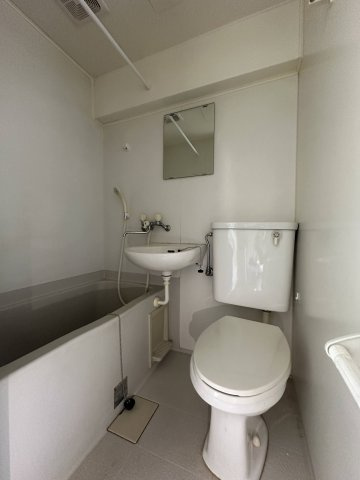 アネックス安井の浴室|コンパクトで使いやすいお風呂です