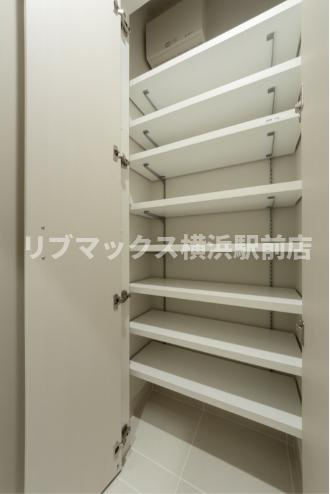 【玄関】Ｂｒｅｅｚｅ横浜公園 