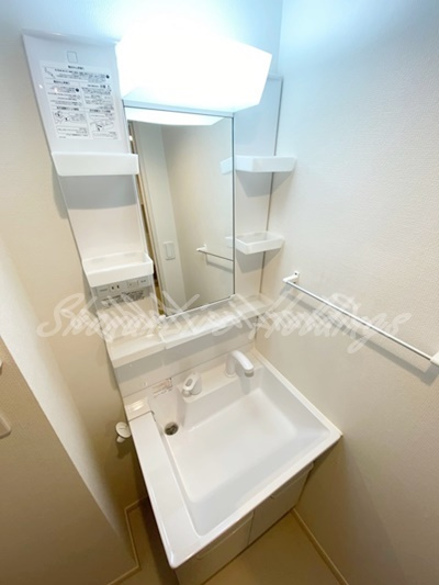 横浜市栄区長尾台町の賃貸マンションの洗面所