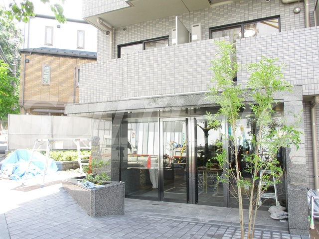ルーブル赤羽台のエントランス|こちらが建物入口です♪