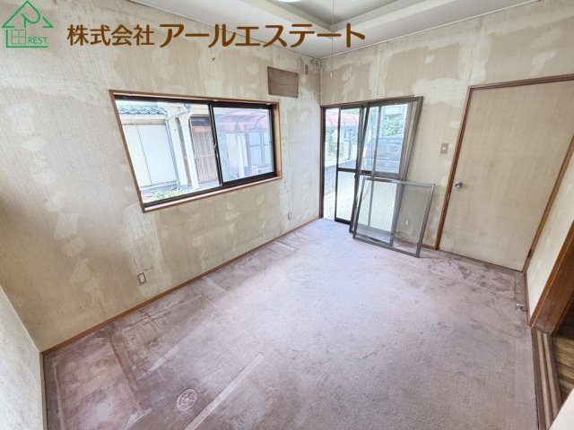 高砂市米田町米田　　　JR「宝殿駅」徒歩12分の洋室