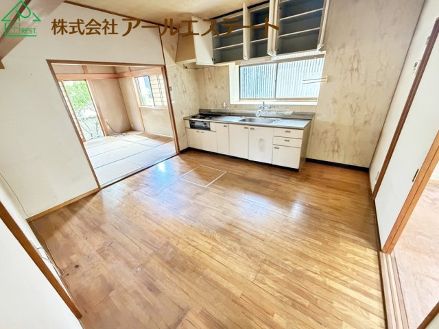 高砂市米田町米田　　　JR「宝殿駅」徒歩12分の居間・リビング